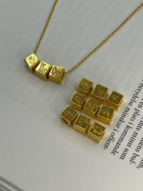 CHAPTER20: "Trio Charms" Necklace